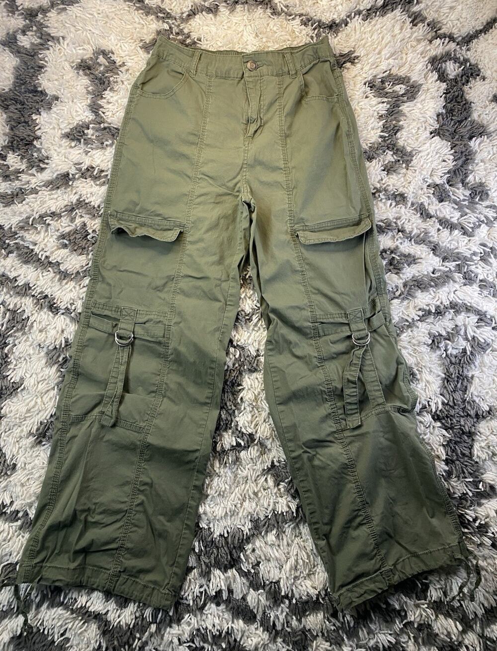 No Boundaries Green Solid Cargo Pants Button Zip Closure Size S (4-6)